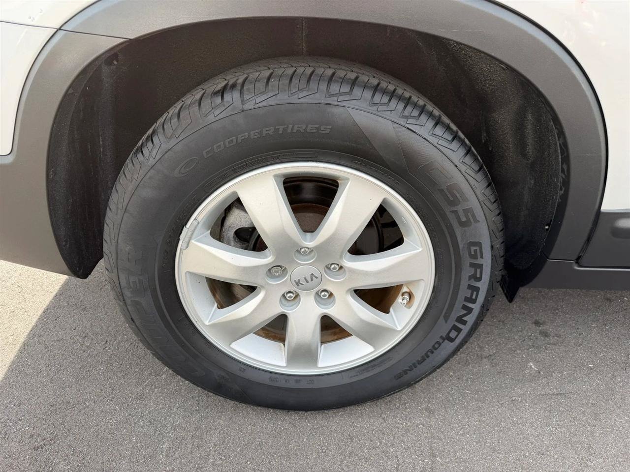 Used 2013 Kia Sorento LX FWD image 16