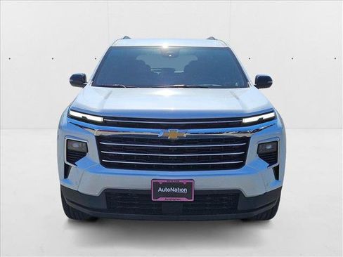 New 2025 Chevrolet Traverse LT w/ Enhanced Driving Package image 5