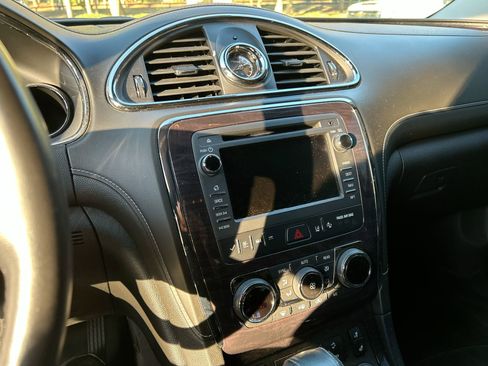 Used 2017 Buick Enclave Leather image 21