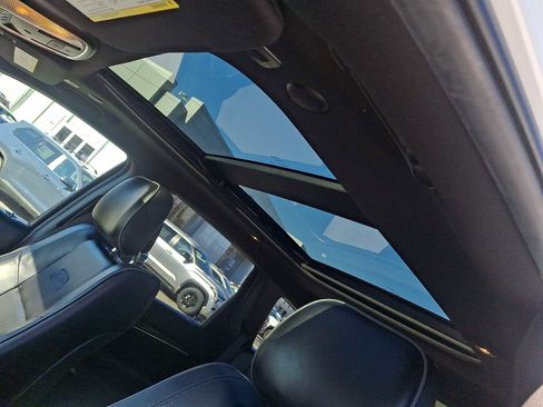 Used 2019 Jeep Grand Cherokee Overland image 16