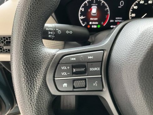 Certified 2025 Honda HR-V LX image 10