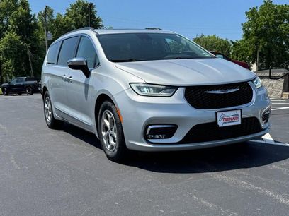 Used 2023 Chrysler Pacifica Limited