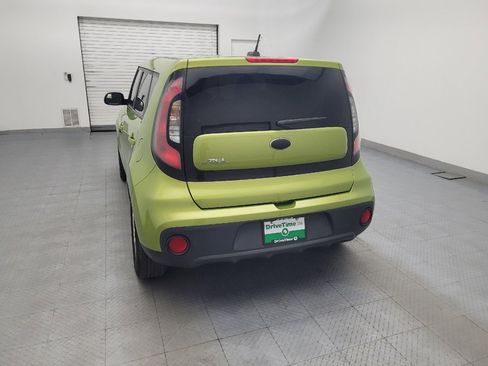 Used 2018 Kia Soul FWD image 6
