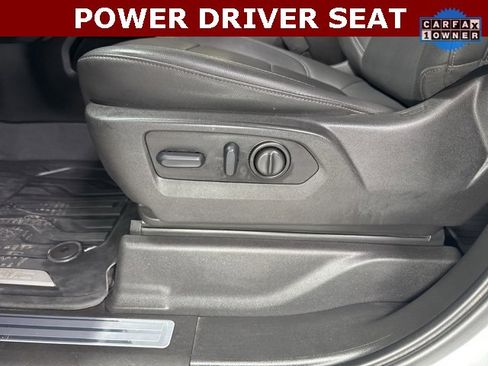 Used 2022 GMC Sierra 2500 SLT w/ SLT Convenience Package image 4