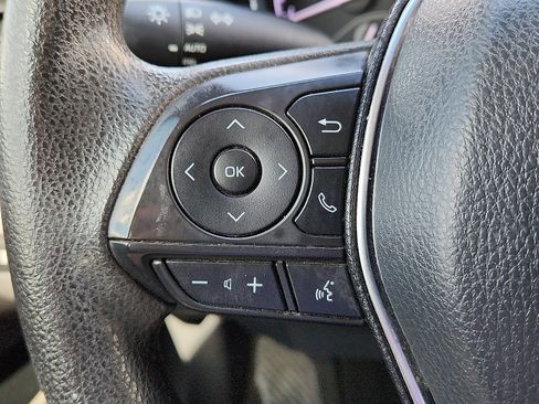 Used 2020 Toyota Camry L image 14