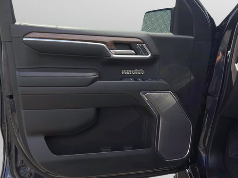 Used 2023 Chevrolet Silverado 1500 High Country w/ Technology Package AWD/4WD image 22