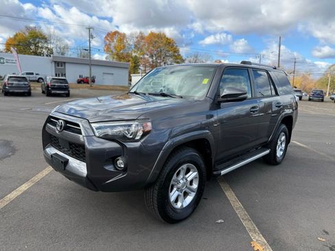Used 2021 Toyota 4Runner SR5 Premium image 7