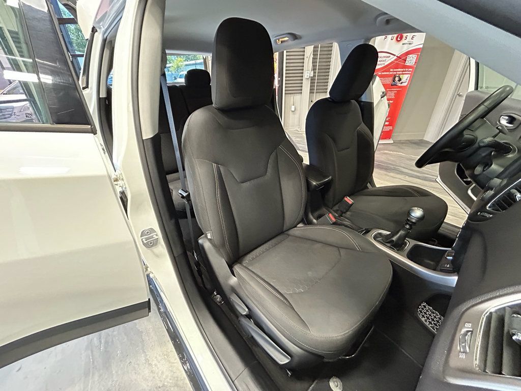 Used 2017 Jeep Compass Sport FWD image 3
