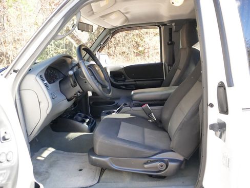 Used 2004 Ford Ranger XLT / 4.0L V6 / Power Locks & image 19