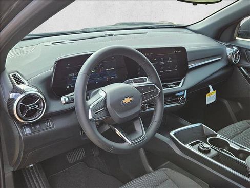 New 2026 Chevrolet Equinox LT w/ Safety and Technology Package image 3