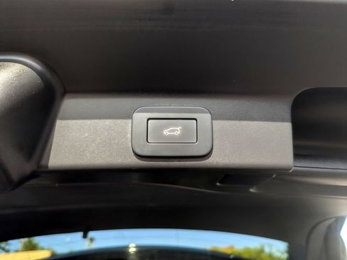 Used 2023 Jaguar F-PACE S AWD/4WD image 41