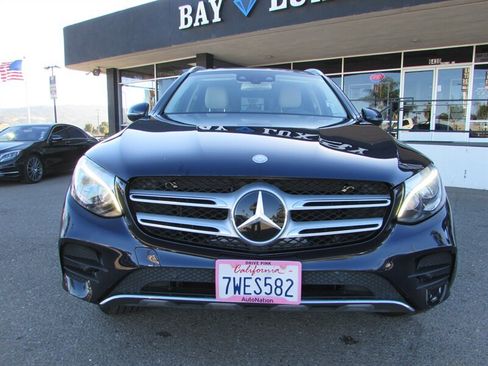 Used 2017 Mercedes-Benz GLC 300 4MATIC image 2