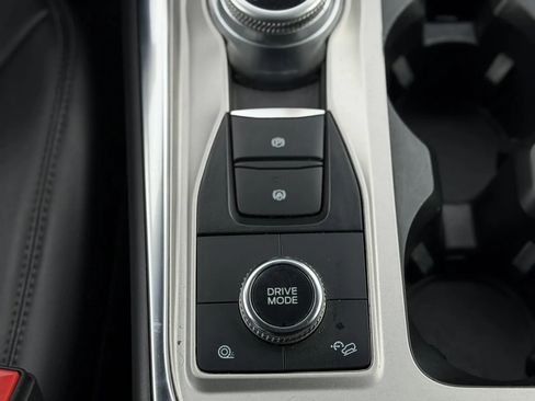 Used 2023 Ford Explorer XLT w/ Equipment Group 202A image 40