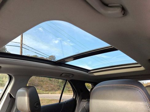 Used 2020 Chevrolet Equinox LT w/ Midnight Edition image 16