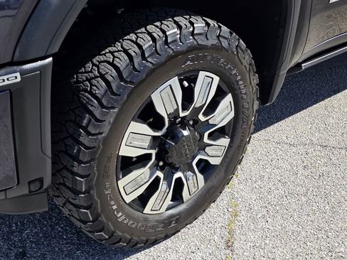 Used 2024 GMC Sierra 2500 Denali w/ Denali Reserve Package image 11