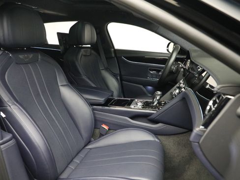 Certified 2023 Bentley Flying Spur V8 image 29