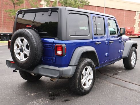Used 2018 Jeep Wrangler Unlimited Sport S AWD/4WD image 25