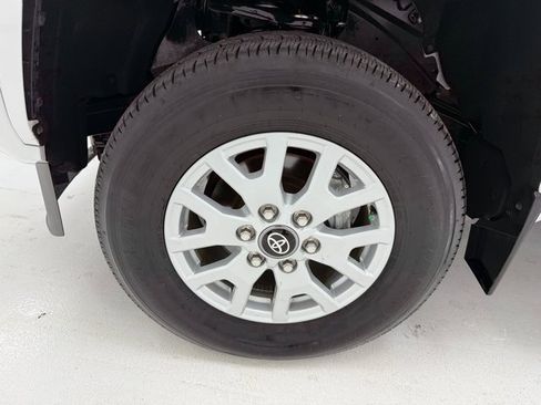 Used 2024 Toyota Tacoma SR image 7