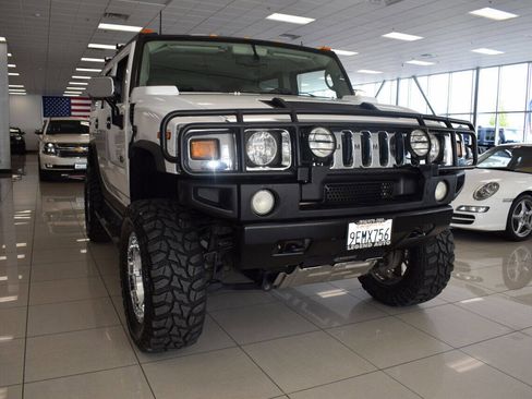 Used 2003 HUMMER H2 w/ Preferred Equipment Group AWD/4WD image 2