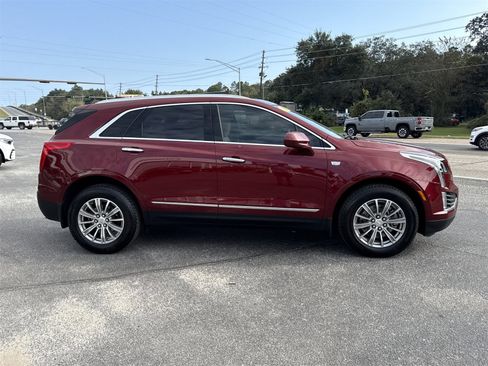 Used 2017 Cadillac XT5 Luxury w/ Driver Awareness Package image 6