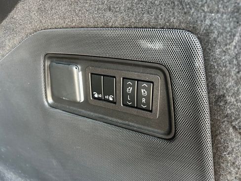 Used 2023 Cadillac Escalade ESV Sport Platinum w/ LPO, ONYX Package AWD/4WD image 50