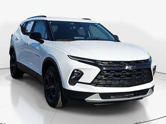 Used 2024 Chevrolet Blazer LT w/ Convenience Package FWD video 3