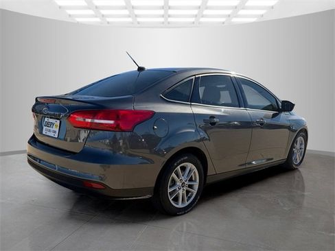 Used 2018 Ford Focus SE image 9