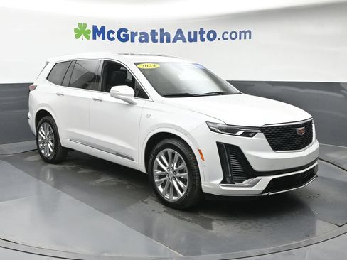Used 2024 Cadillac XT6 Premium Luxury w/ Technology Package AWD/4WD image 2