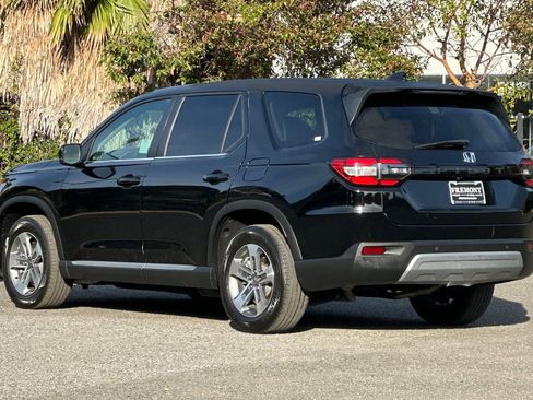 Used 2025 Honda Pilot EX-L image 5