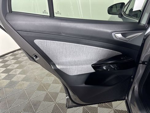 New 2026 Volkswagen ID.4 Pro image 18