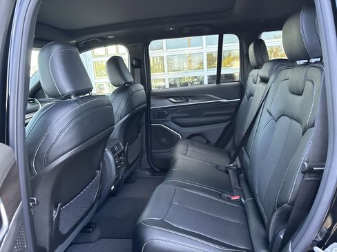 New 2026 Jeep Grand Cherokee Limited Reserve image 7