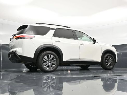Used 2025 Nissan Pathfinder SV FWD image 56