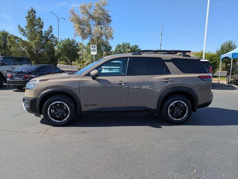 Used 2023 Nissan Pathfinder Rock Creek AWD/4WD image 7