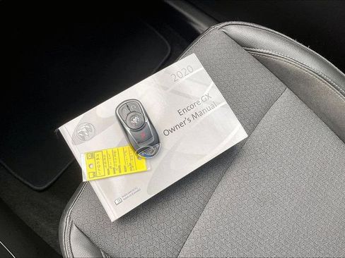 Used 2020 Buick Encore GX Preferred w/ Cold Weather Comfort Package FWD image 11