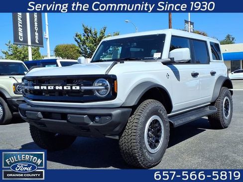 New 2026 Ford Bronco Outer Banks w/ Sasquatch Package AWD/4WD image 1