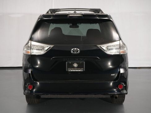 Used 2020 Toyota Sienna SE FWD image 20