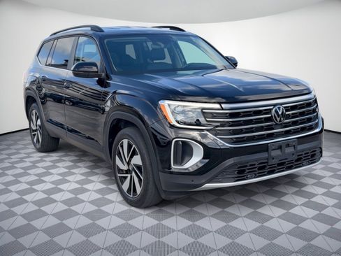 Used 2024 Volkswagen Atlas SE FWD image 7