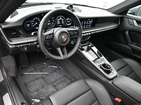 Certified 2024 Porsche 911 Carrera RWD image 4