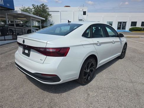 New 2026 Volkswagen Jetta SE FWD image 3