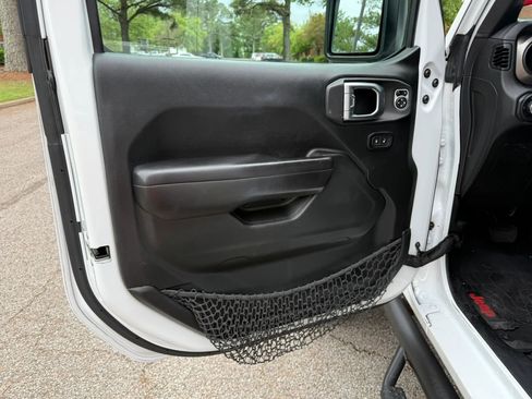 Used 2018 Jeep Wrangler Unlimited Sport S AWD/4WD image 10
