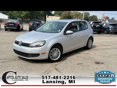 Used 2012 Volkswagen Golf 2-Door FWD image 4