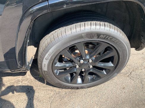 Used 2018 Jeep Grand Cherokee Altitude AWD/4WD image 11