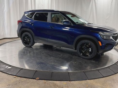 New 2026 Kia Seltos EX image 2