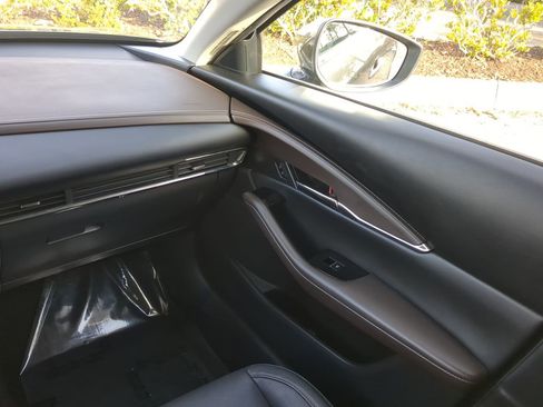 Used 2022 MAZDA CX-30 AWD 2.5 S w/ Premium Package image 17