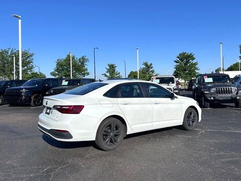 Used 2023 Volkswagen Jetta SE w/ Panoramic Sunroof Package FWD image 6