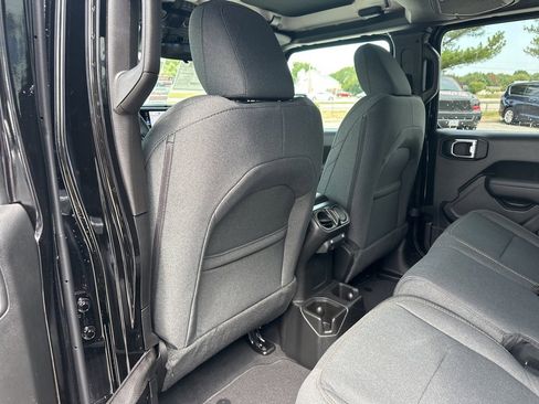 New 2025 Jeep Gladiator Sport image 39