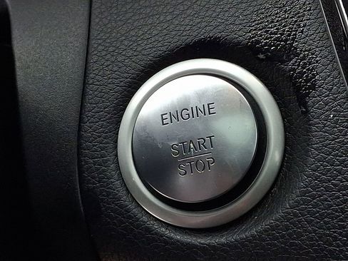 Used 2018 Mercedes-Benz GLC 300 GLC 300 image 23