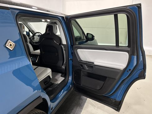 Used 2024 Rivian R1S Adventure image 19