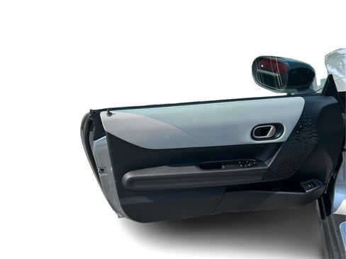 Used 2025 MINI Cooper 2-Door Hardtop FWD image 19