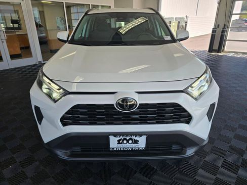 Used 2025 Toyota RAV4 XLE AWD/4WD image 8